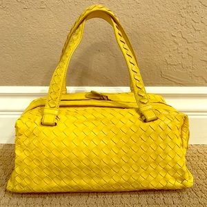 Authentic, Vintage Bottega Veneta hand bag.